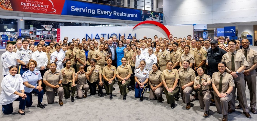 Members of America's Armed Forces celebrated service men and women working in foodservice.